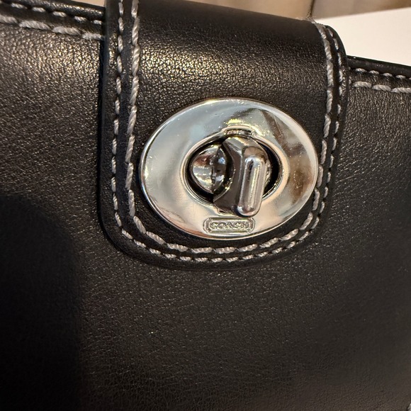 Coach Black Leather Turnlock Bifold Wallet Contrast Stitch Silver Hardware - Picture 2 of 5